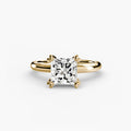 Solitaire ring in yellow gold with a princess-cut centre stone