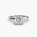 Solitaire ring in white gold with a princess-cut centre stone